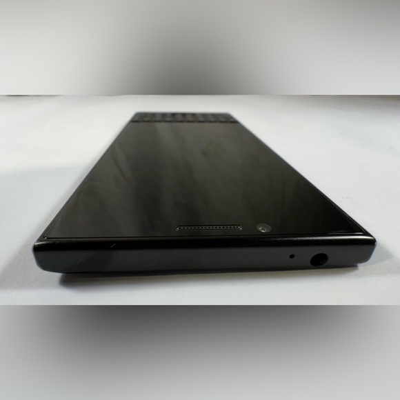 BlackBerry Key2 - Picture 4 of 6